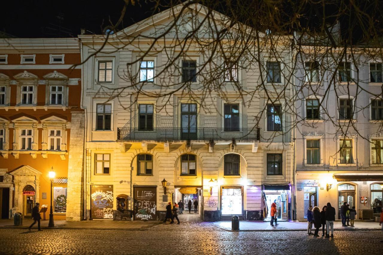 Bed & Breakfast In Downtown Лвив Екстериор снимка