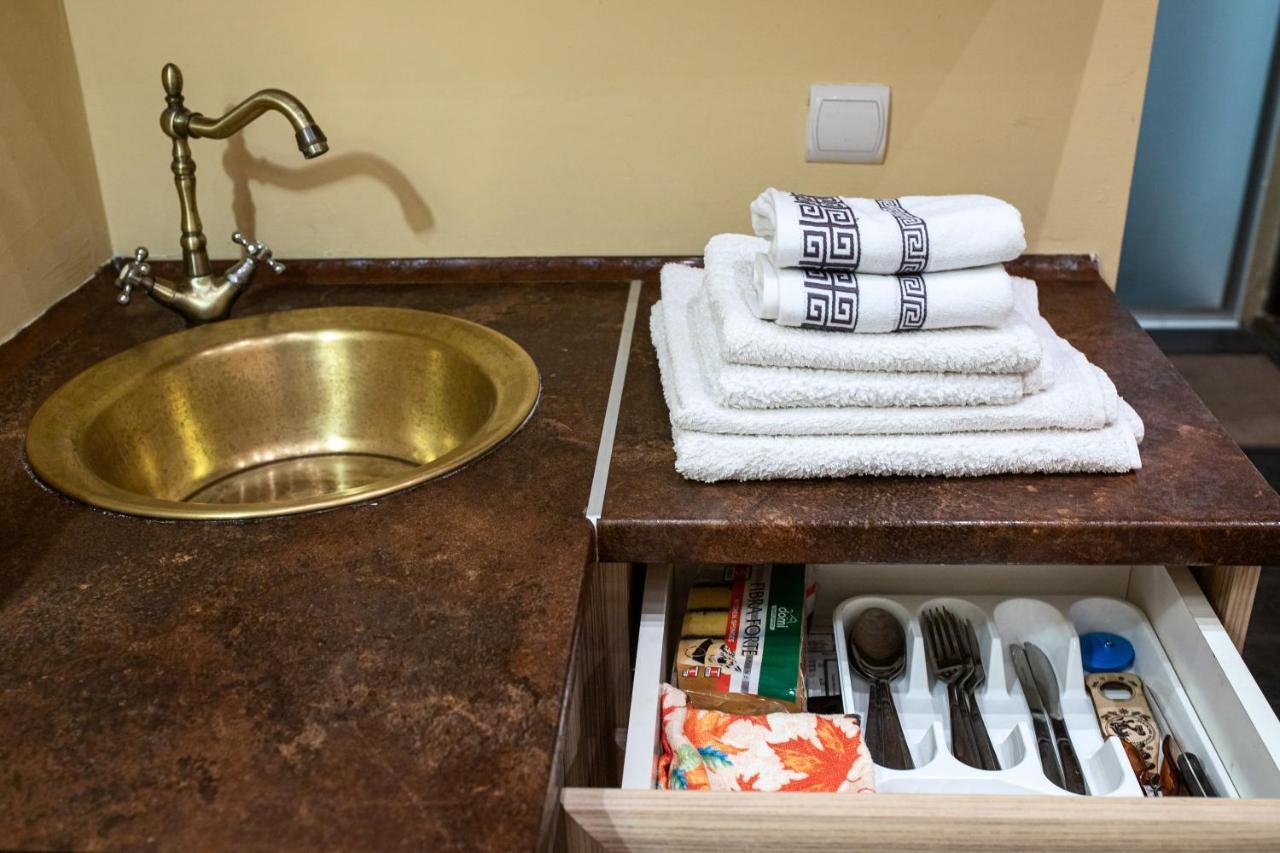 Bed & Breakfast In Downtown Лвив Екстериор снимка
